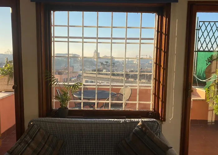 Spanish Steps View Apartment *